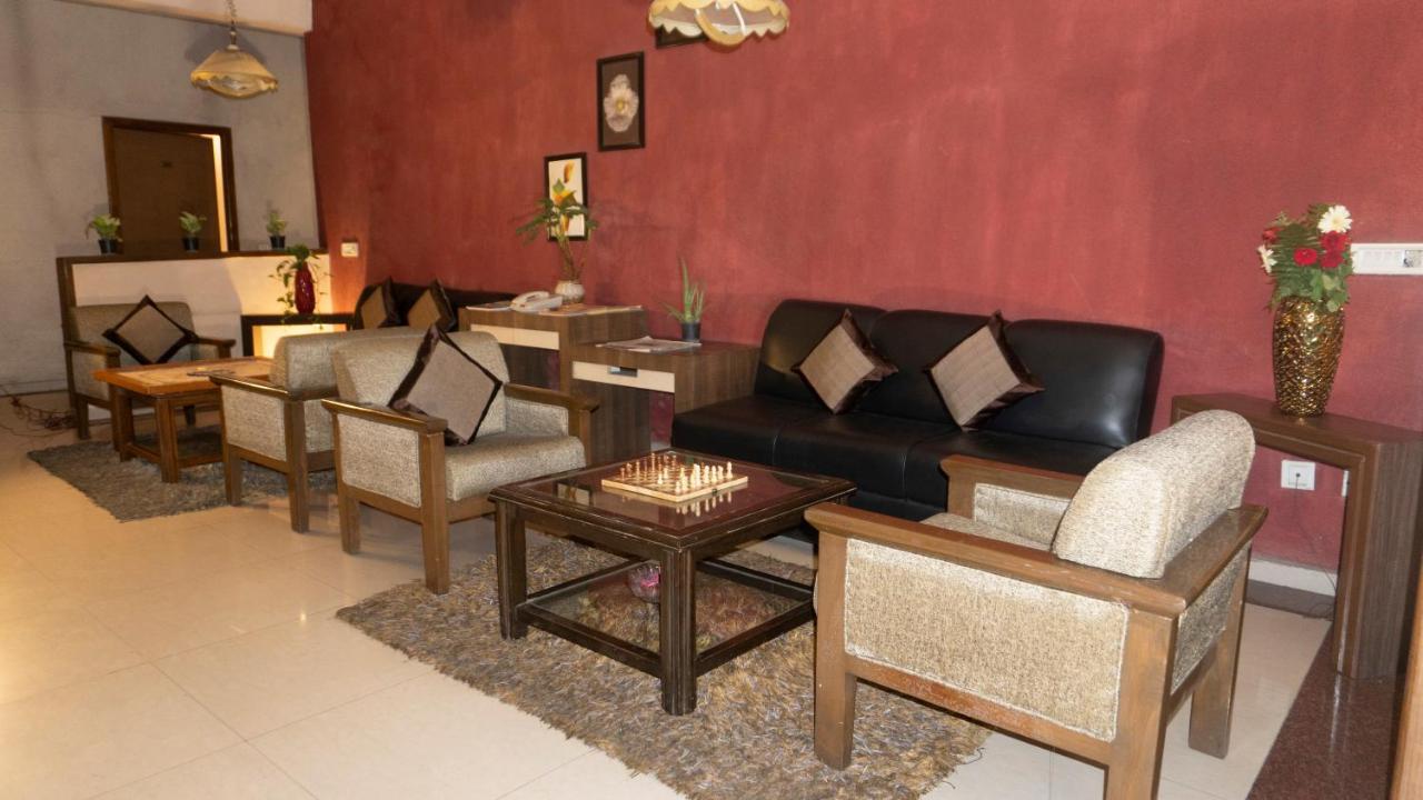 Mg Regency Hotel Baddi Buitenkant foto