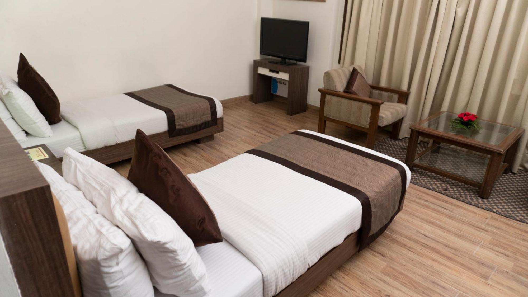 Mg Regency Hotel Baddi Buitenkant foto