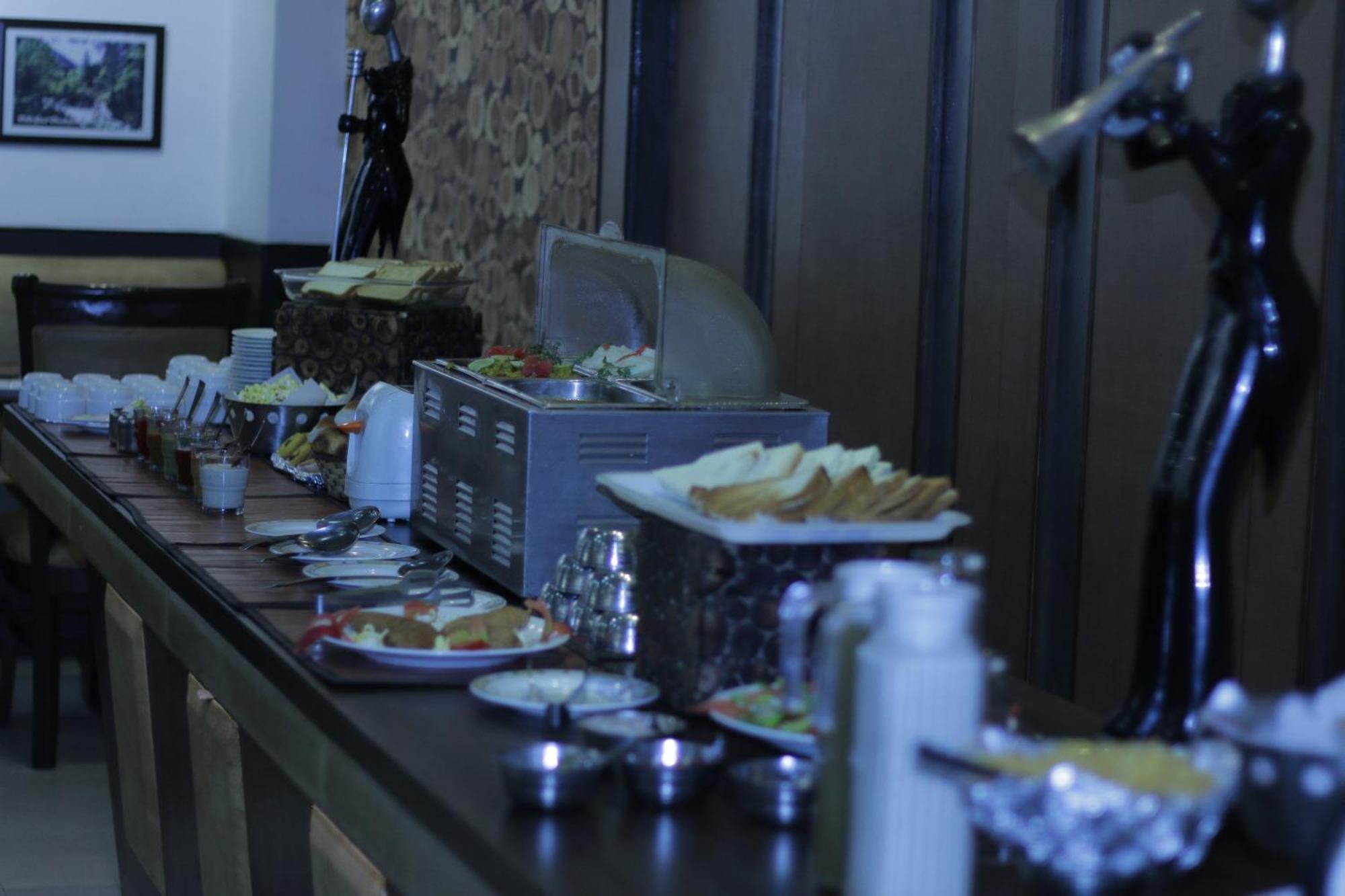 Mg Regency Hotel Baddi Buitenkant foto